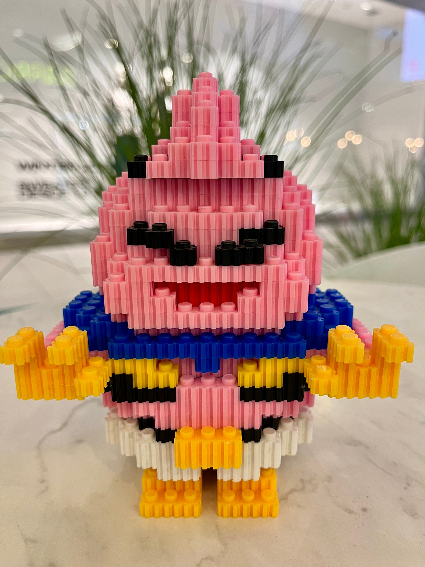 Figura pixel armable de Majin Boo de Dragon Ball Z