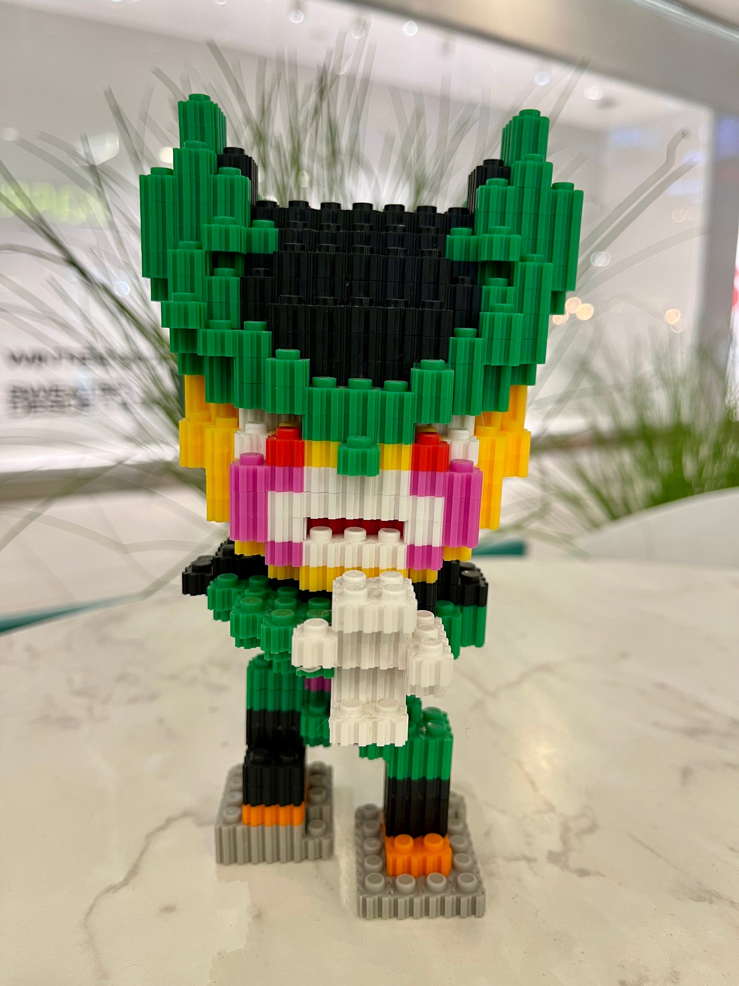 Figura pixel armable de Cell de Dragon Ball Z