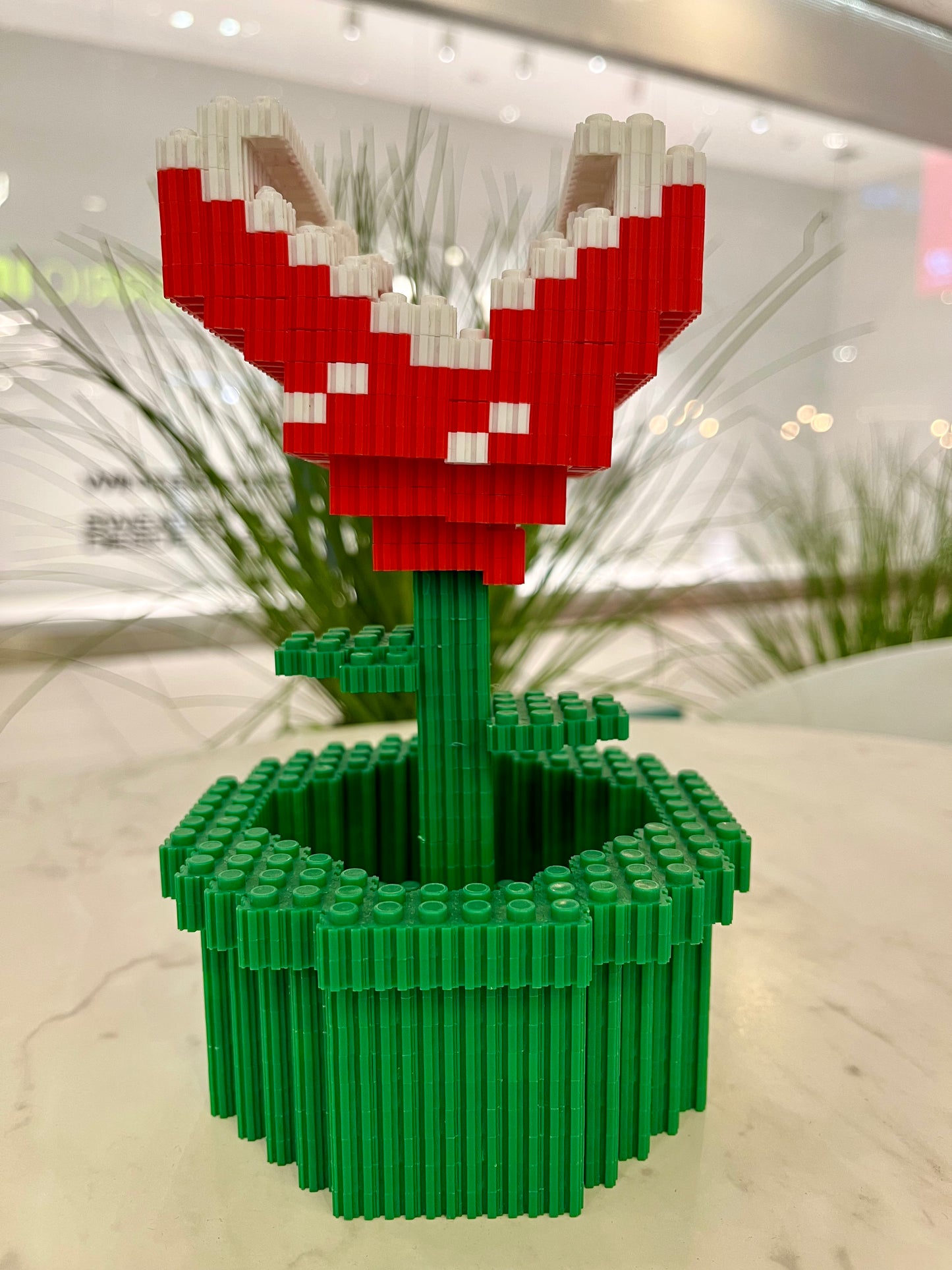 Figura pixel armable de la Flor Carnívora de Mario Bros
