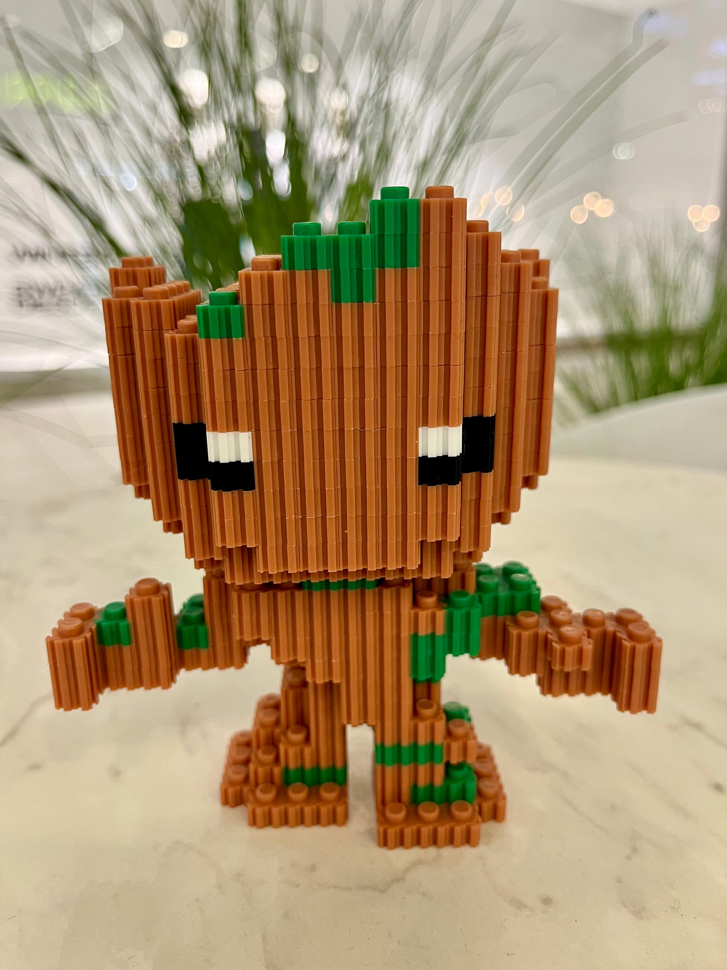 Figura pixel armable de Groot de Guardianes de la Galaxia