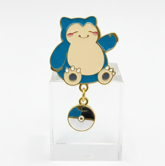 Pines de Pokémon con colgante