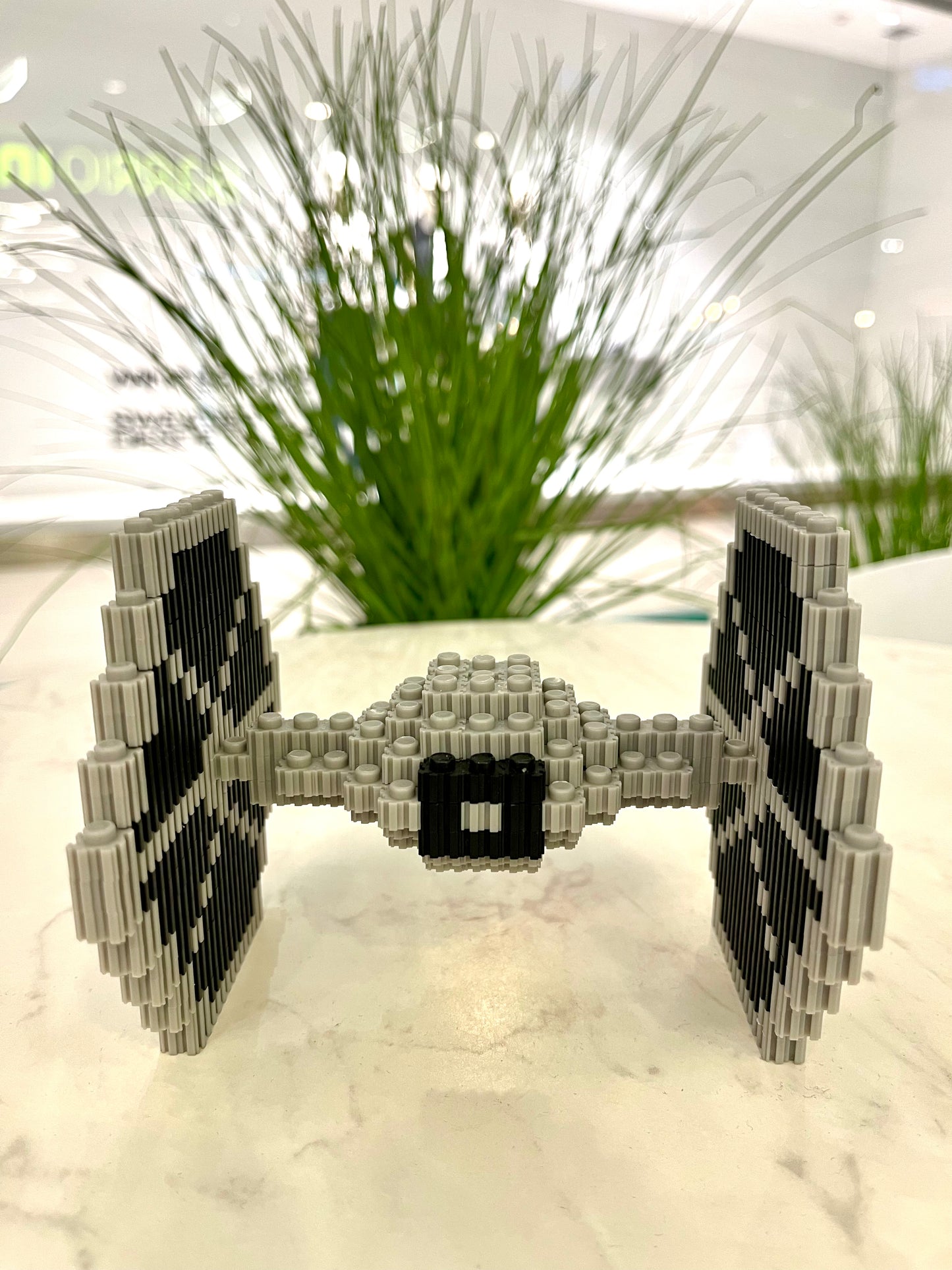 Figura pixel armable de TIE Fighter de Star Wars