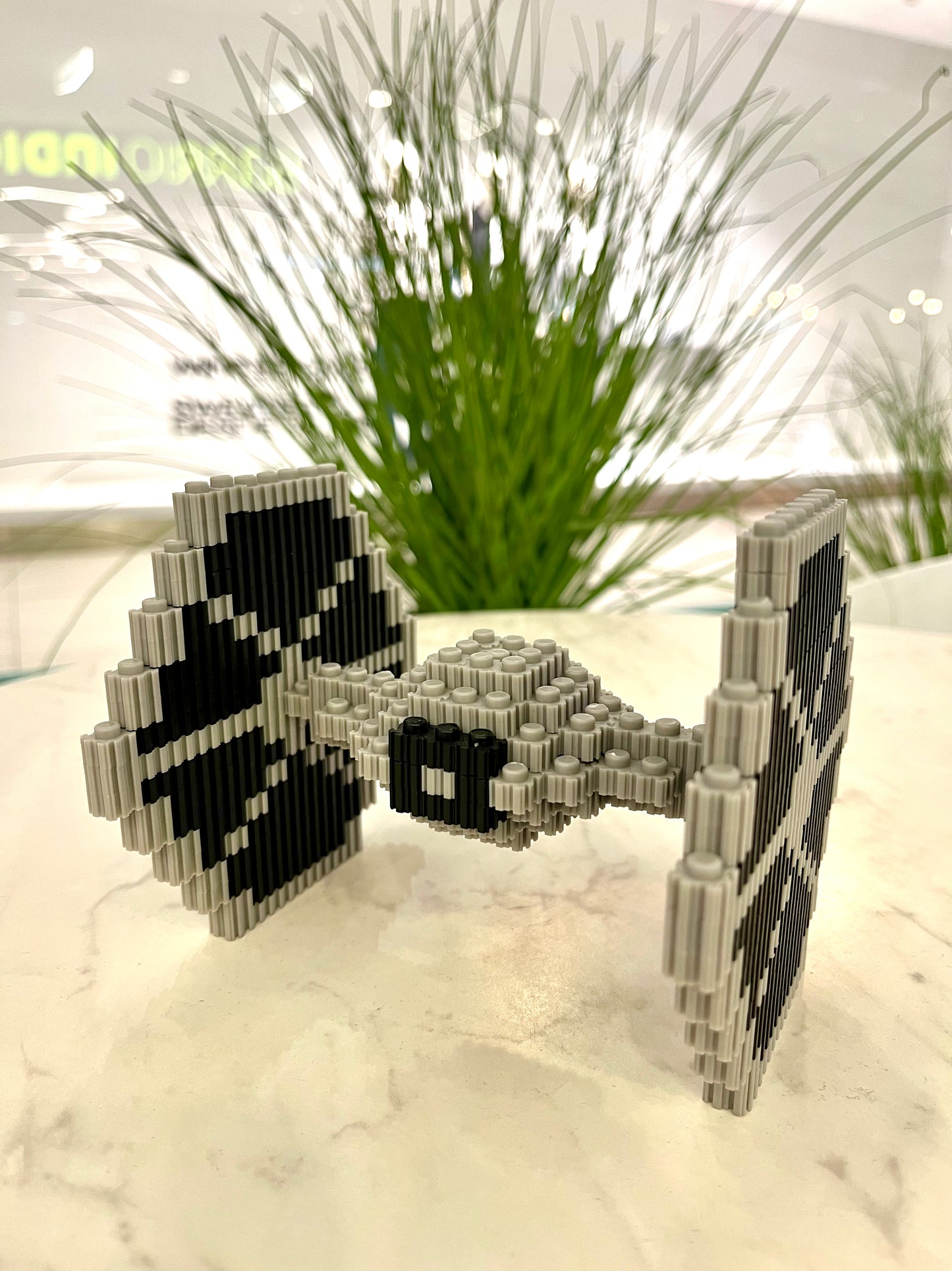 Figura pixel armable de TIE Fighter de Star Wars
